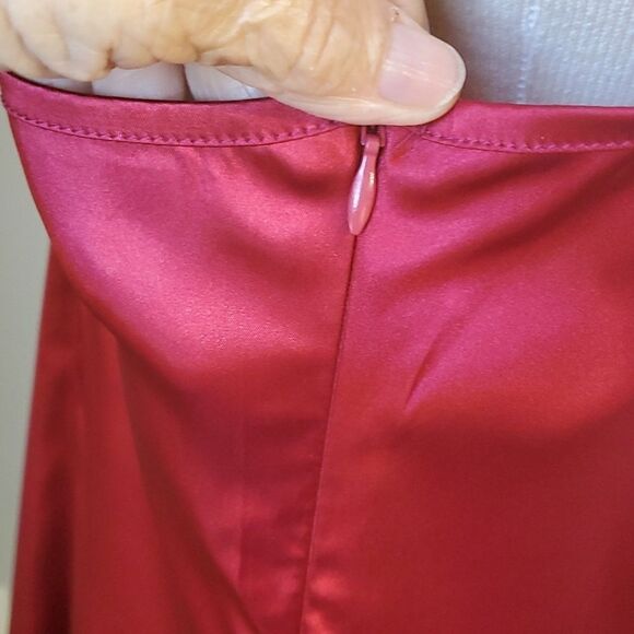 Slip dress, beautiful red satin, size 3 X. Side zipper by Shein. Good us… - Picture 4 of 7